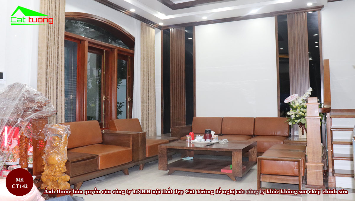 Bàn trà gỗ óc chó tại Khánh Hòa