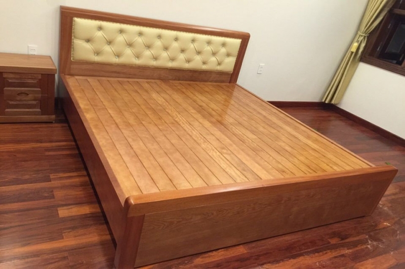 Giường gỗ Sồi Nga 1m6 đơn giản mà đẹp